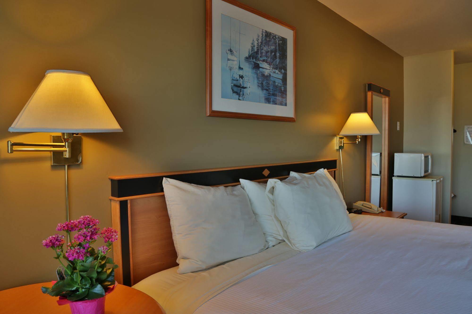 Glen Lyon Inn Port Hardy Exterior foto
